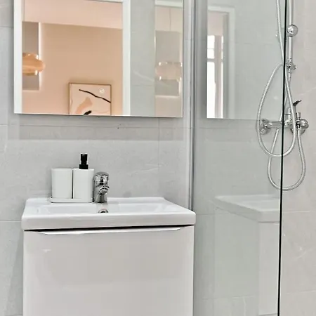 Apartment Equipe Et Confortable Porte De Pantin *