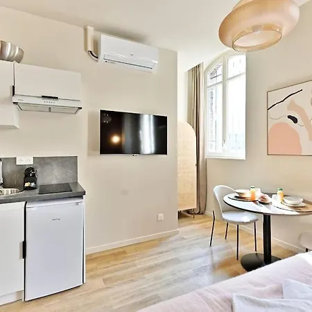Equipe Et Confortable Porte De Pantin Apartment Le Pre-Saint-Gervais