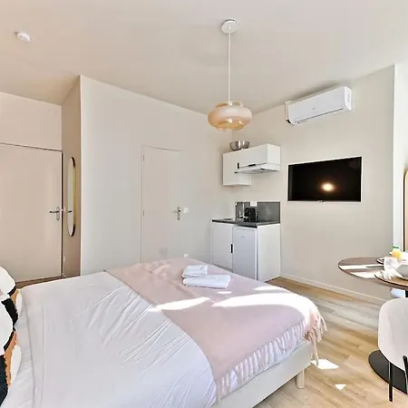 Equipe Et Confortable Porte De Pantin شقة *